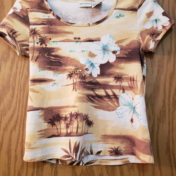 Beautiful, tropical, short sleeve blouse in browns, white and turquoise. - Picture 3 of 5